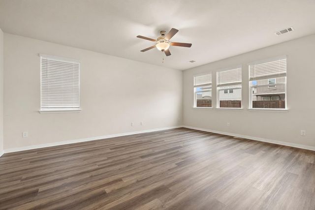 129 Greenway LN, Georgetown, TX 78628