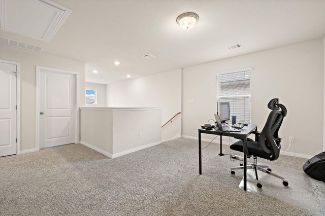 129 Greenway LN, Georgetown, TX 78628