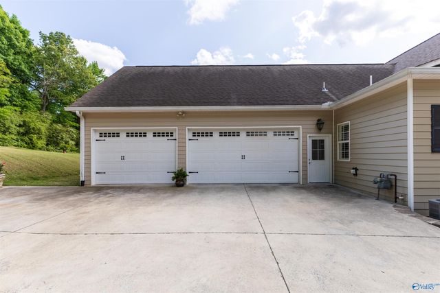 2305 Sunset Drive, Guntersville, AL 35976