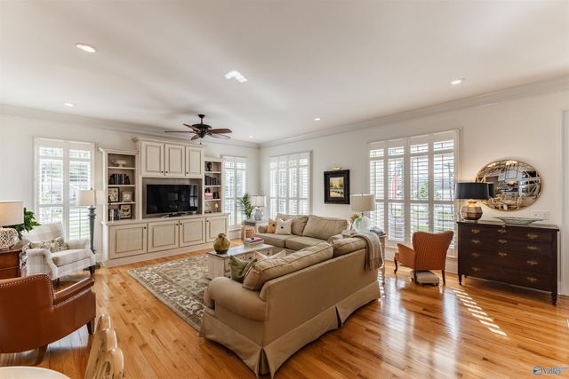 2305 Sunset Drive, Guntersville, AL 35976