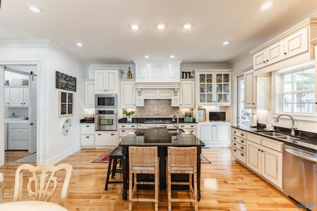 2305 Sunset Drive, Guntersville, AL 35976