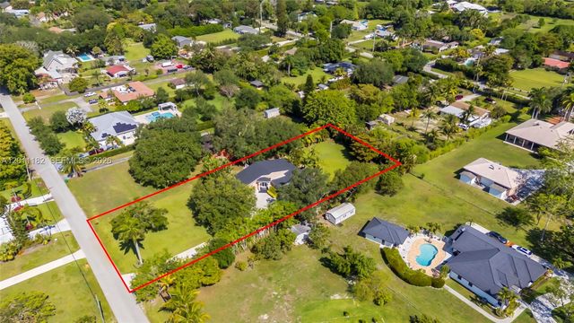14011 SW 21st St, Davie, FL 33325