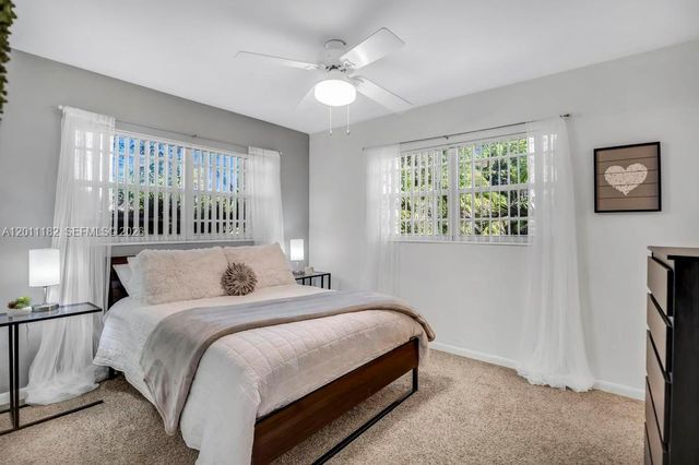 14011 SW 21st St, Davie, FL 33325