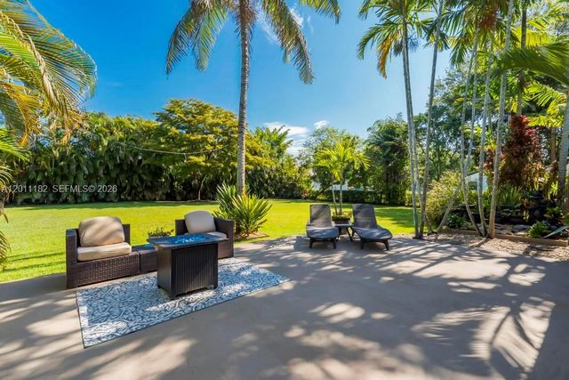 14011 SW 21st St, Davie, FL 33325