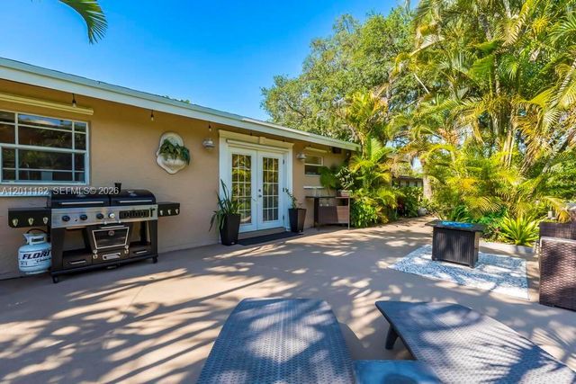 14011 SW 21st St, Davie, FL 33325