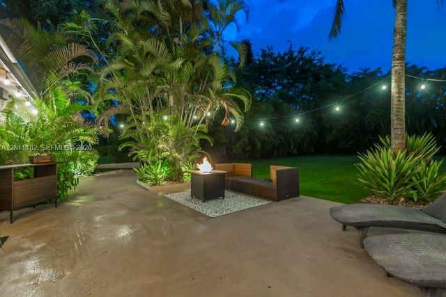 14011 SW 21st St, Davie, FL 33325