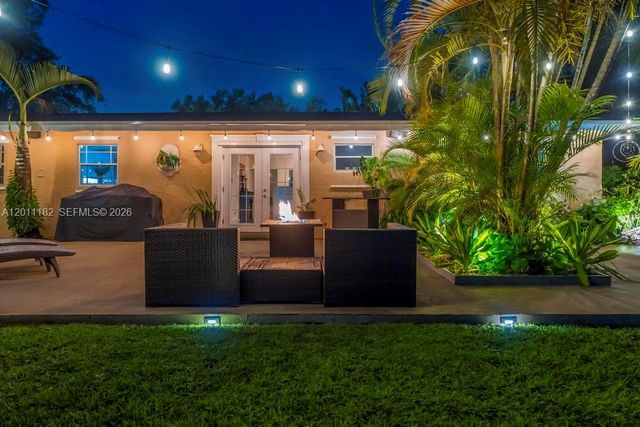 14011 SW 21st St, Davie, FL 33325
