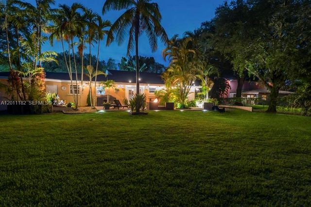 14011 SW 21st St, Davie, FL 33325