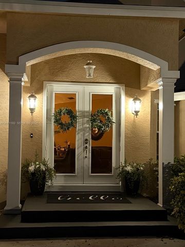 14011 SW 21st St, Davie, FL 33325