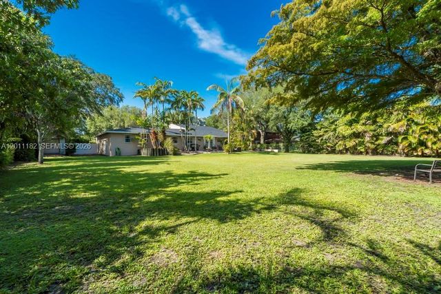 14011 SW 21st St, Davie, FL 33325
