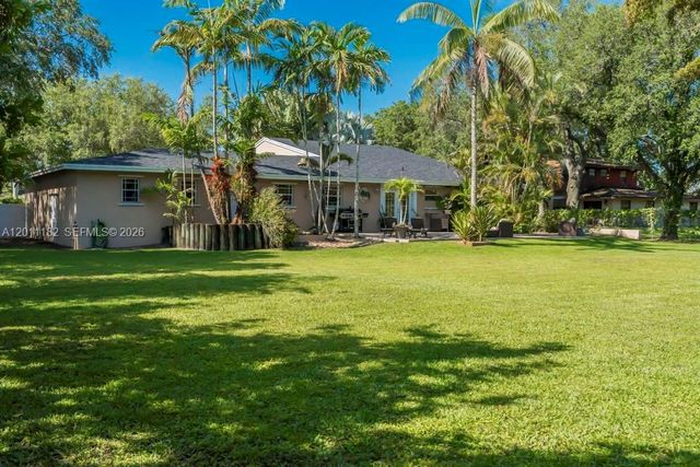 14011 SW 21st St, Davie, FL 33325