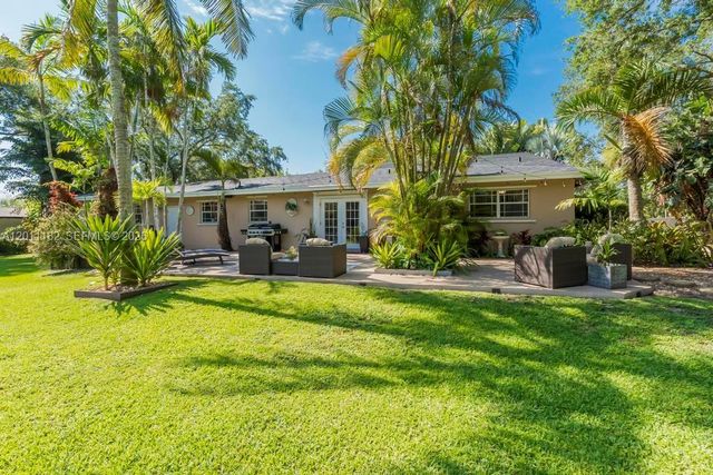 14011 SW 21st St, Davie, FL 33325