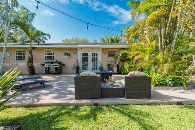 14011 SW 21st St, Davie, FL 33325