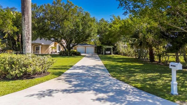 14011 SW 21st St, Davie, FL 33325