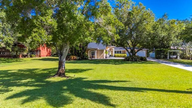 14011 SW 21st St, Davie, FL 33325