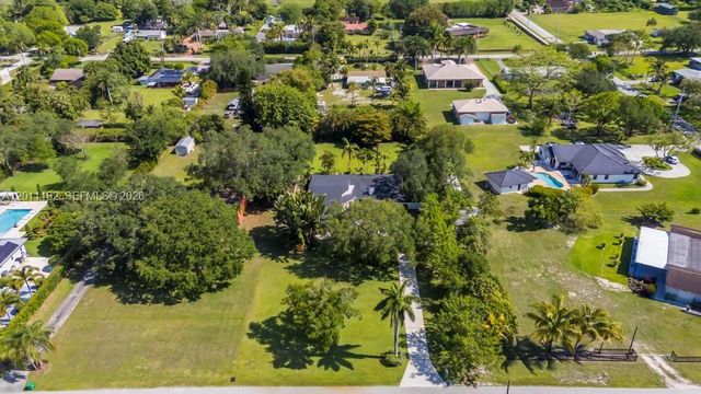 14011 SW 21st St, Davie, FL 33325
