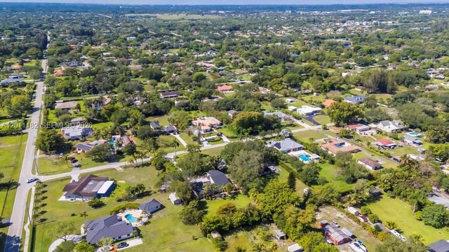 14011 SW 21st St, Davie, FL 33325