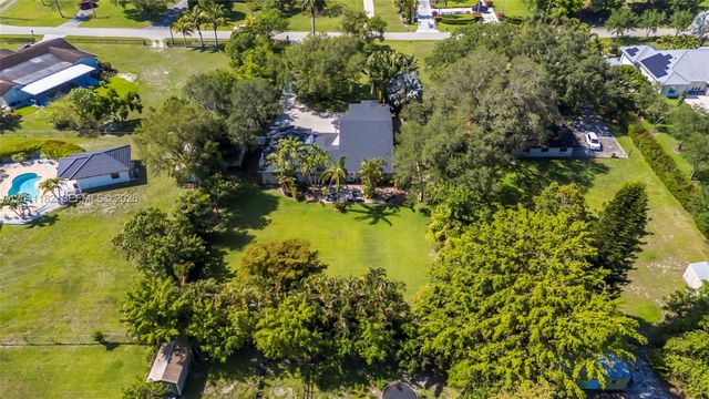 14011 SW 21st St, Davie, FL 33325