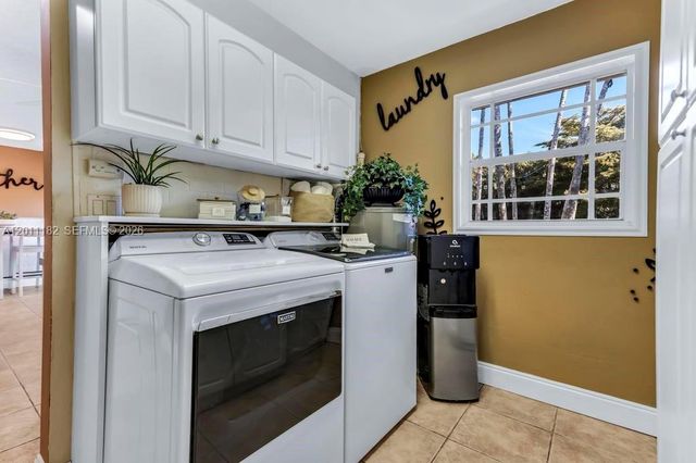 14011 SW 21st St, Davie, FL 33325
