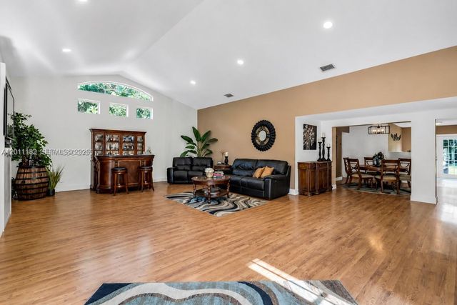 14011 SW 21st St, Davie, FL 33325