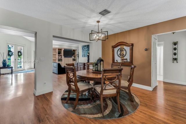 14011 SW 21st St, Davie, FL 33325