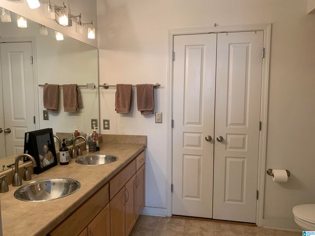 401 20th St S Apt 211, Birmingham, AL 35233