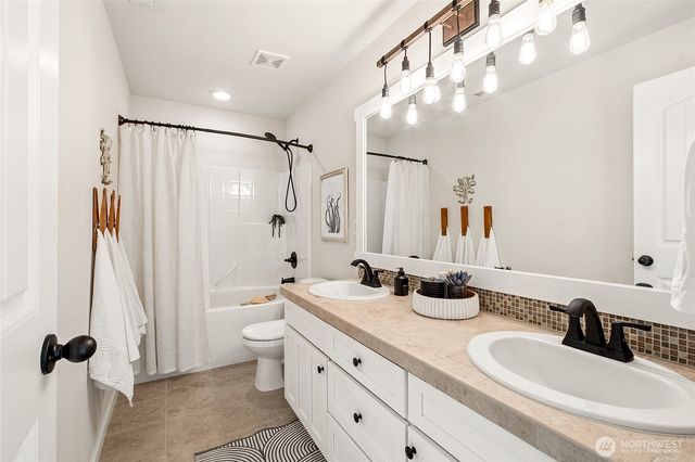 1670 Eagles Nest Place SE, North Bend, WA 98045