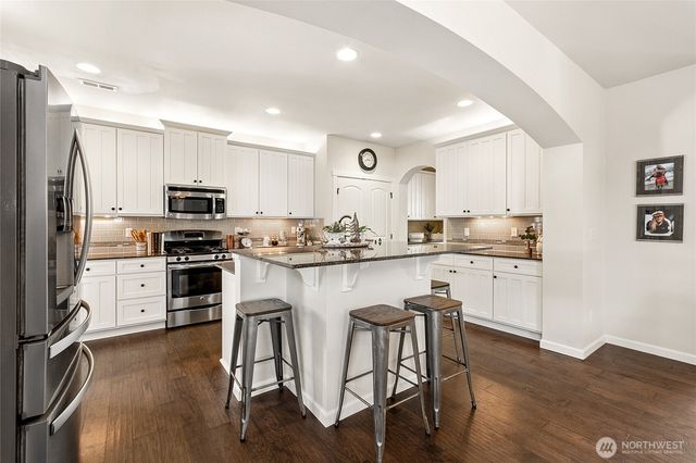 1670 Eagles Nest Place SE, North Bend, WA 98045