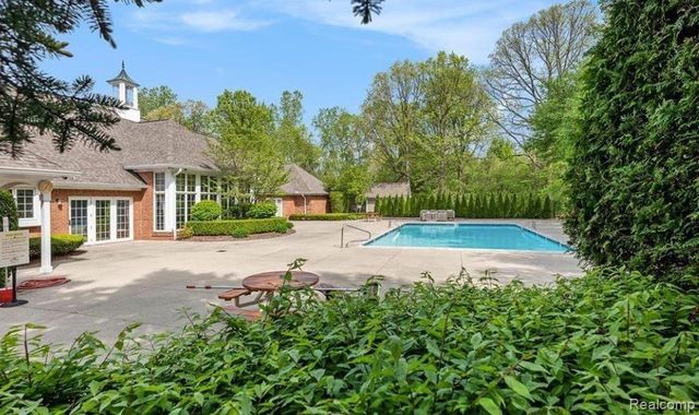 4043 Berkshire Drive, Sterling Heights, MI 48314