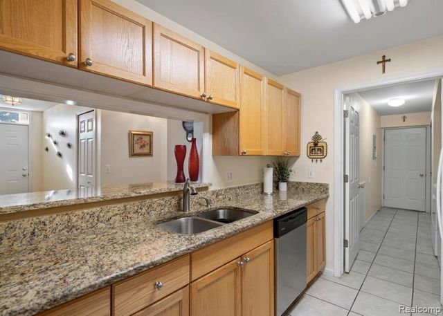 4043 Berkshire Drive, Sterling Heights, MI 48314