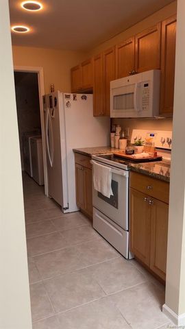 4043 Berkshire Drive, Sterling Heights, MI 48314