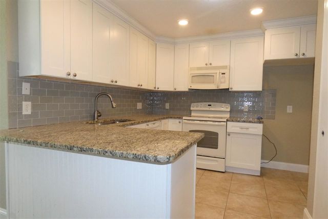7010 NW Kingsbury, Lawton, OK 73505