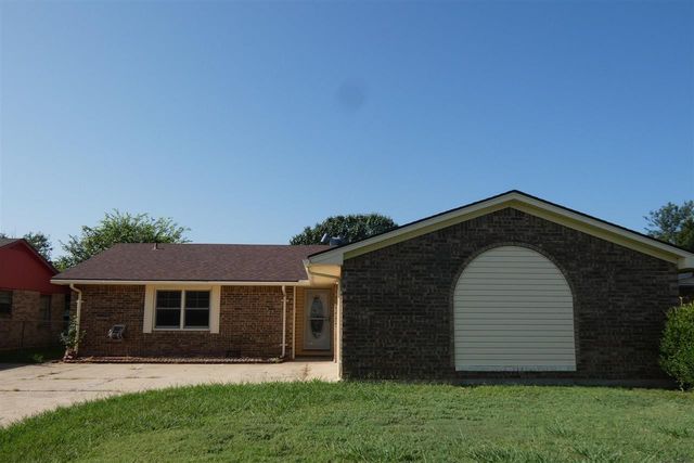 7010 NW Kingsbury, Lawton, OK 73505