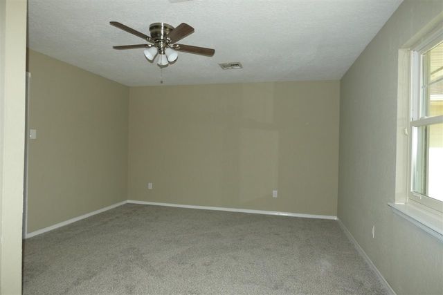 7010 NW Kingsbury, Lawton, OK 73505