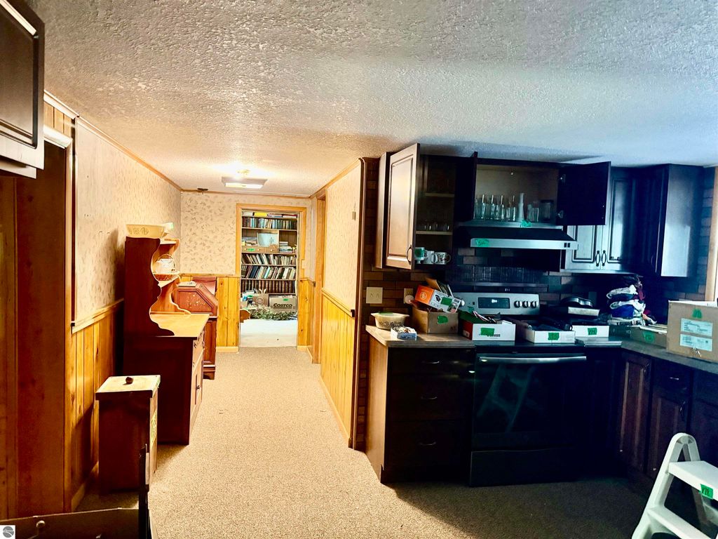 Image 11 of property listing at 440 S Chippewa Street, Shepherd, MI 48883