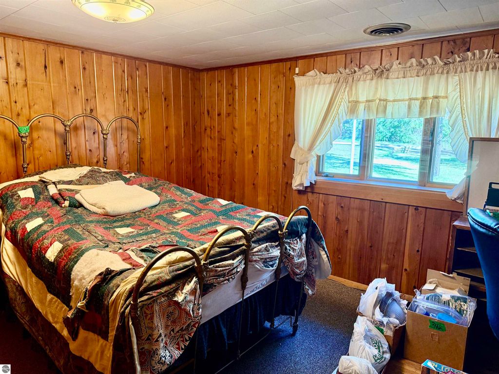 Image 13 of property listing at 440 S Chippewa Street, Shepherd, MI 48883