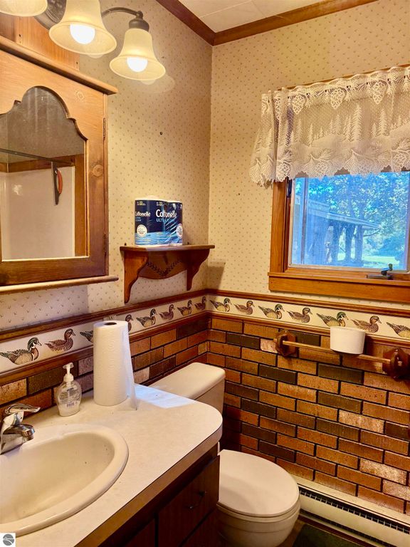Image 15 of property listing at 440 S Chippewa Street, Shepherd, MI 48883