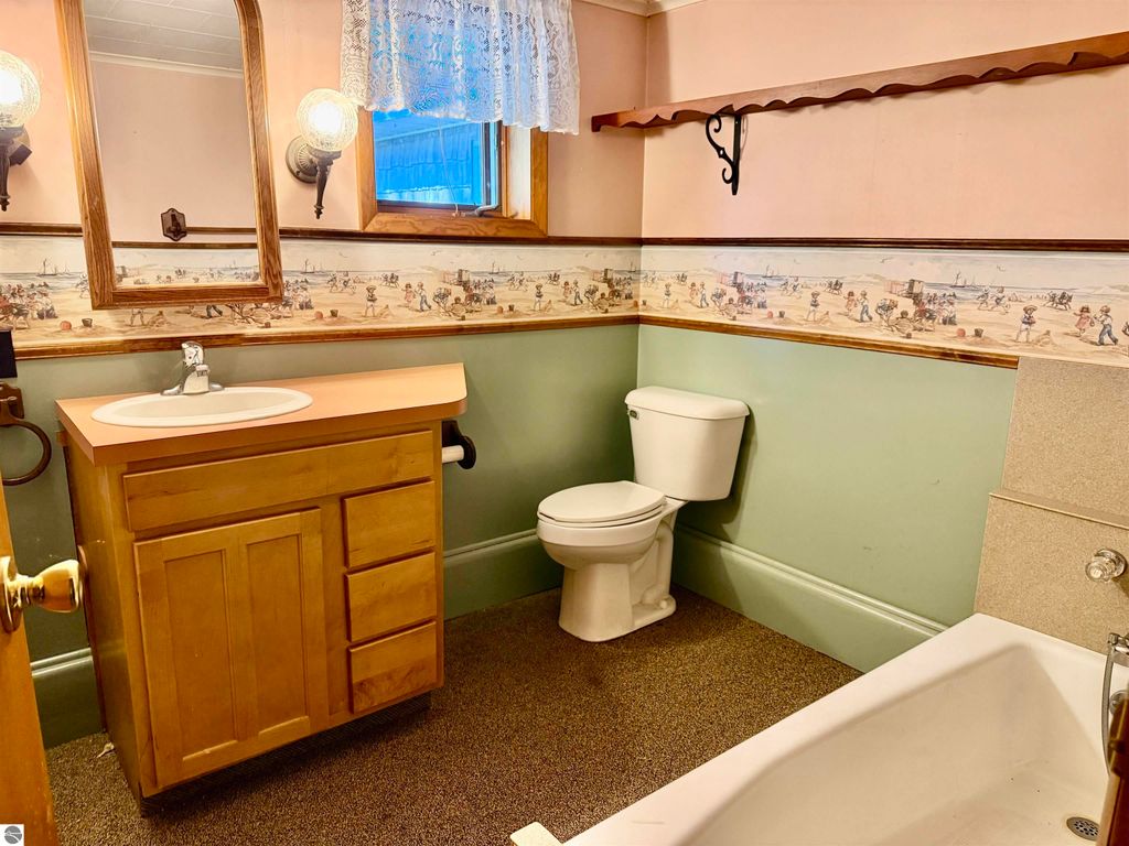 Image 16 of property listing at 440 S Chippewa Street, Shepherd, MI 48883