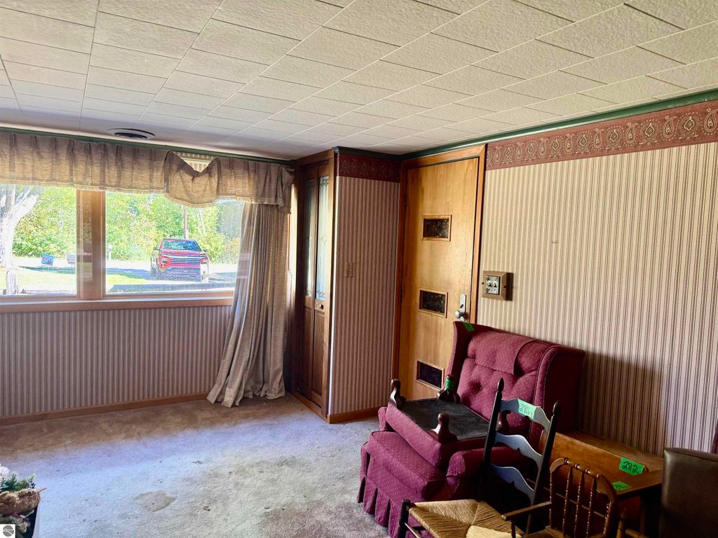 Image 17 of property listing at 440 S Chippewa Street, Shepherd, MI 48883