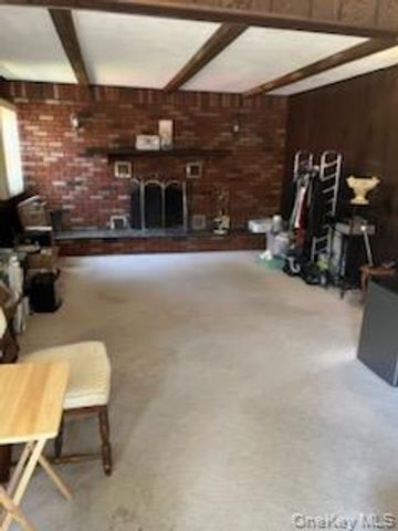 140 Texas Street, Lindenhurst, NY 11757