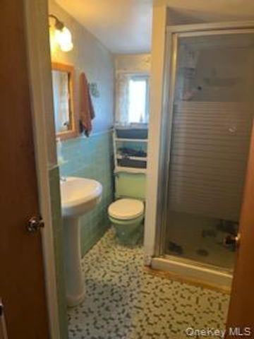 140 Texas Street, Lindenhurst, NY 11757