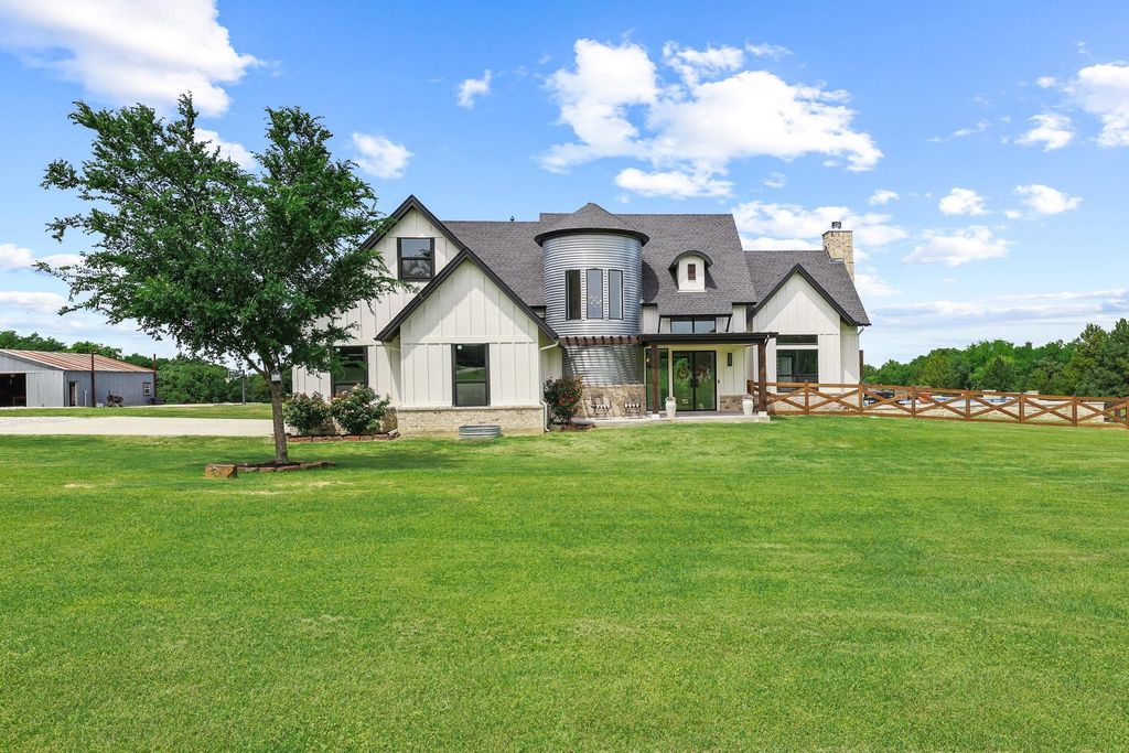 2889 County Road 114, Whitesboro, TX 76273