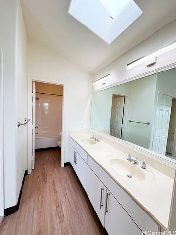 94-711 Lumiaina Street, Waipahu, HI 96797