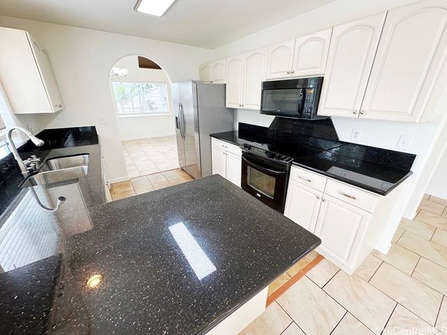 94-711 Lumiaina Street, Waipahu, HI 96797