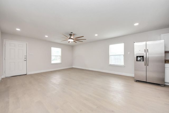 16124 Brettwood Lane, Splendora, TX 77372