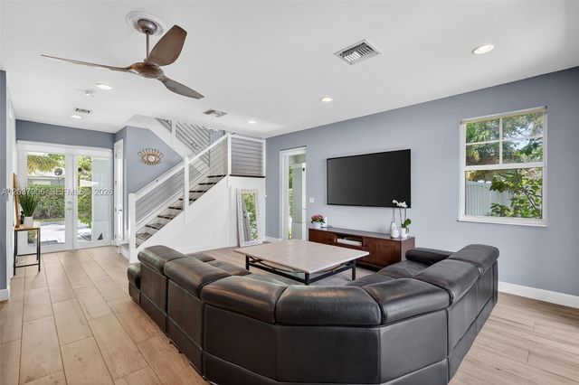 608 SW 15th St, Fort Lauderdale, FL 33315