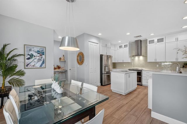 608 SW 15th St, Fort Lauderdale, FL 33315
