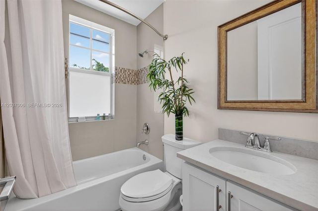608 SW 15th St, Fort Lauderdale, FL 33315