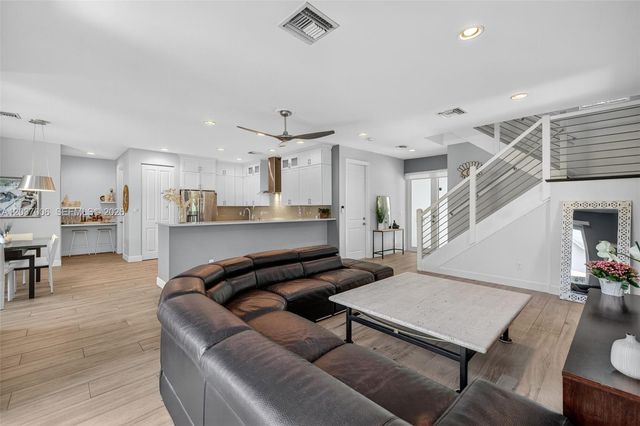 608 SW 15th St, Fort Lauderdale, FL 33315