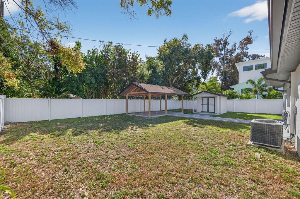 Image 2 of property listing at 4420 POMPANO DRIVE SE, St Petersburg, FL 33705